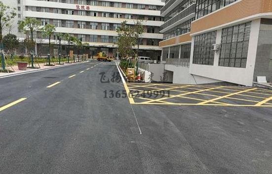 蘇州廣場道路交通設(shè)施標(biāo)志和道路劃線多少錢？