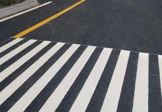 道路劃線，道路標(biāo)線是怎么畫出來的？