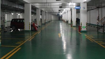 聚氨酯室內(nèi)停車場(chǎng)地坪需要具備哪些性能？有何優(yōu)勢(shì)